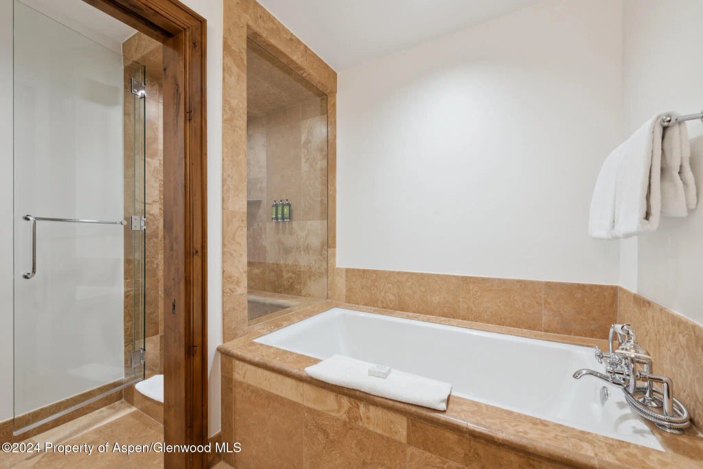 25 of 31 - 415 E Dean St., Unit 3 Week 11, Aspen, CO