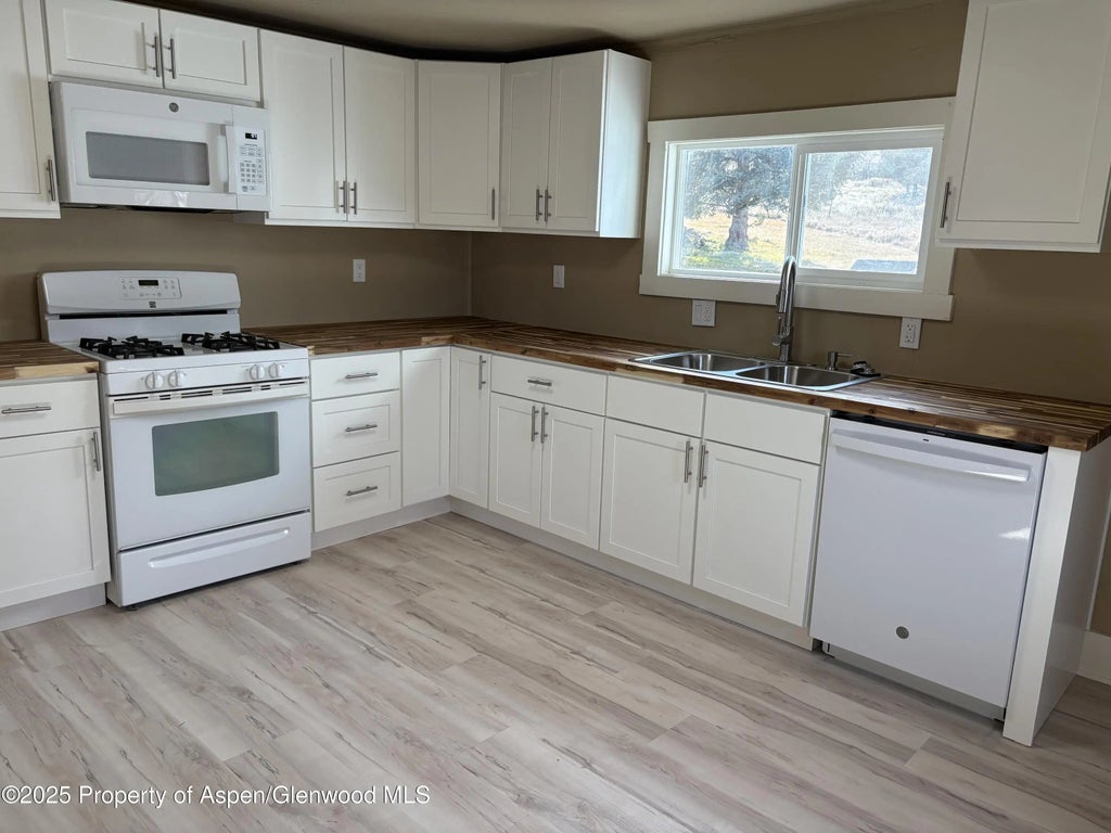 16 of 48 - 245 County Road 338, Parachute, CO