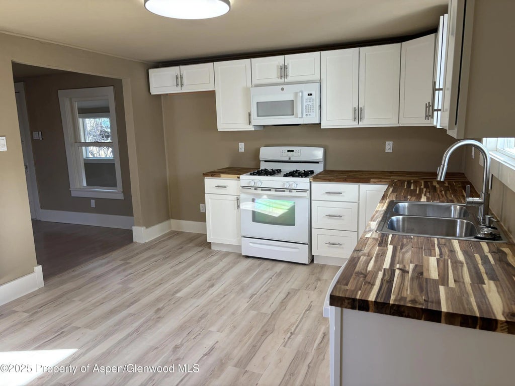 17 of 48 - 245 County Road 338, Parachute, CO