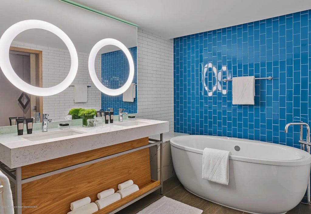 7 of 9 - 550 S Spring Street F11-1, Aspen, CO