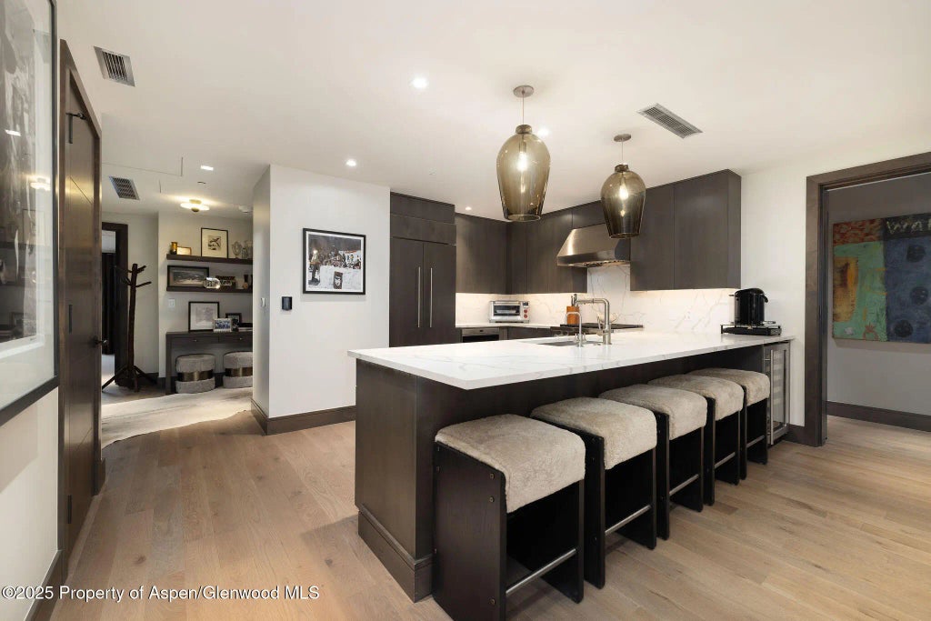 6 of 17 - 430 S Frontage Road Ru-205, Vail, CO