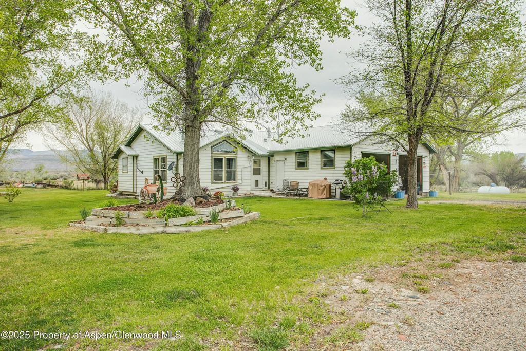 15 of 27 - 1951 I-70 Frontage Road, De Beque, CO