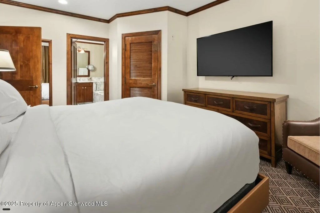 12 of 25 - 0075 Prospector Road 8303-4, Aspen, CO