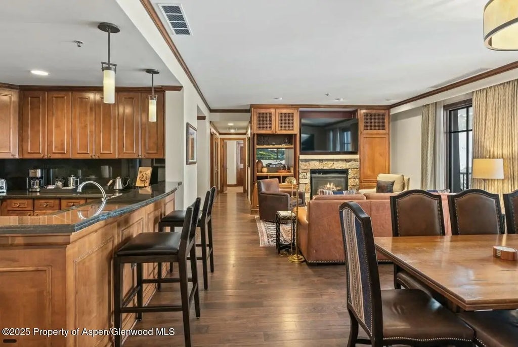 7 of 25 - 0075 Prospector Road 8303-4, Aspen, CO