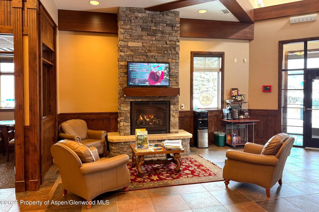 6 of 13 - 409 Dolores Way, Carbondale, CO