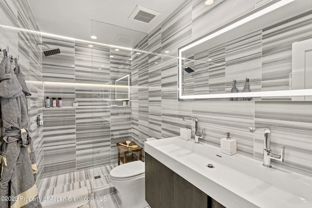 13 of 19 - 450 S Original Street 8, Aspen, CO