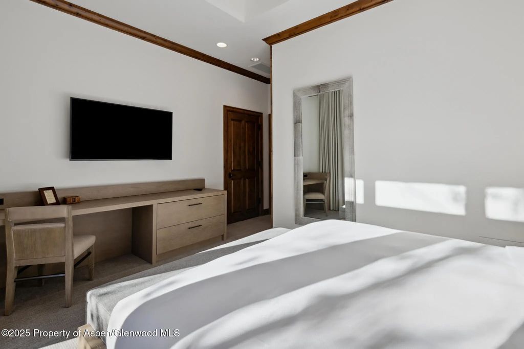 11 of 30 - 415 E Dean St, Unit 4, Weeks 5 & 6, Aspen, CO