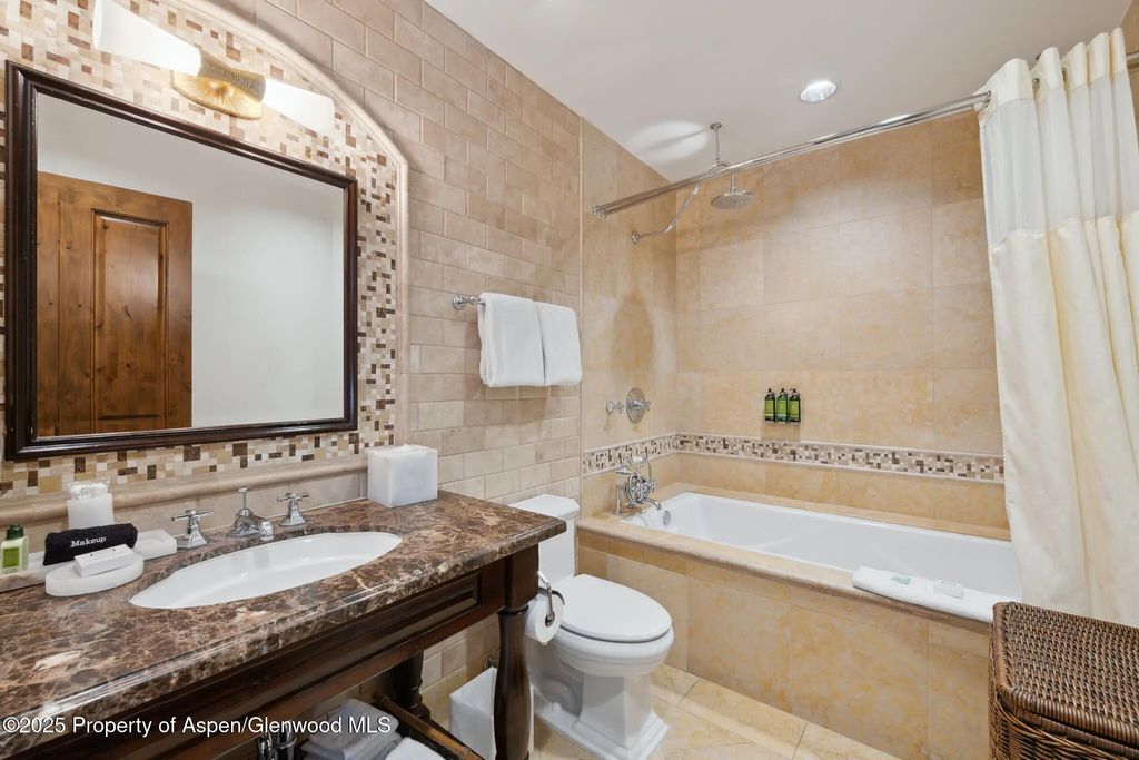 12 of 30 - 415 E Dean St, Unit 4, Weeks 5 & 6, Aspen, CO