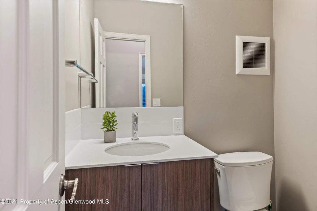 10 of 29 - 1650 Homestake Drive, Aspen, CO