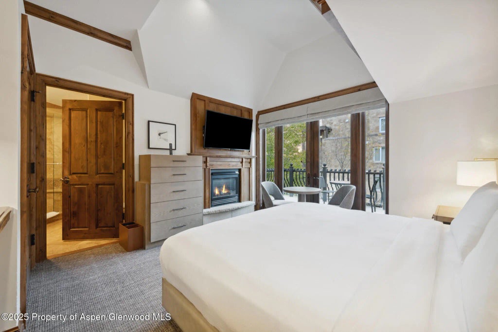 25 of 37 - 415 E Dean St., Unit 31, Week 11, Aspen, CO