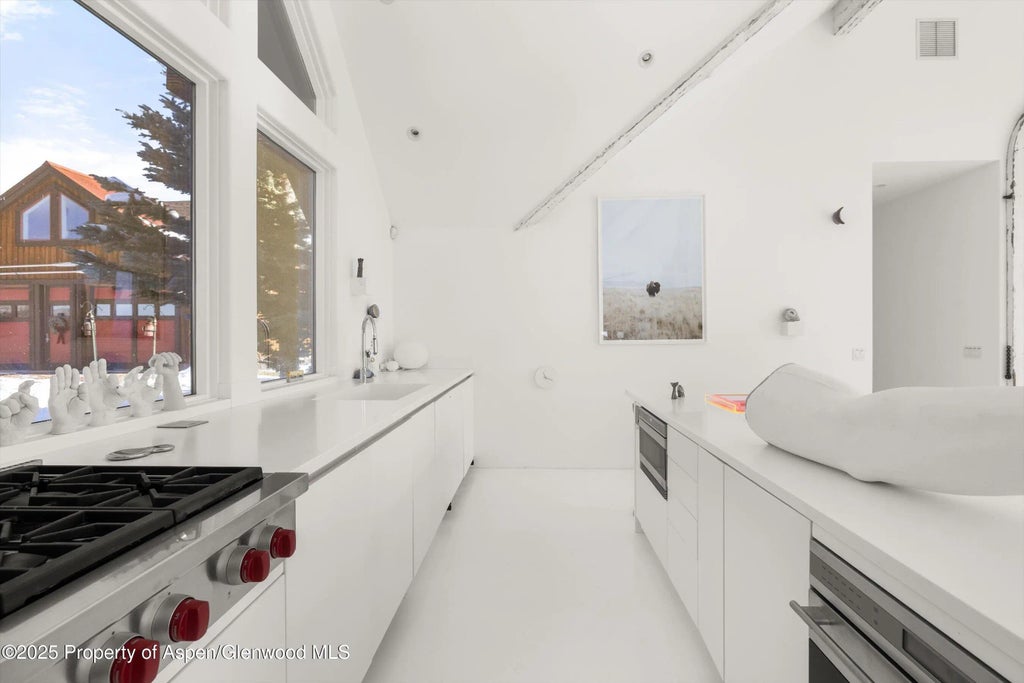 9 of 52 - 2103 Ten Peaks Mesa Road, Carbondale, CO