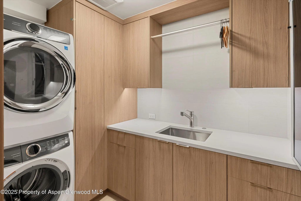 34 of 54 - 447 E Cooper Avenue 1, Aspen, CO