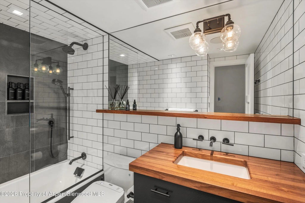 23 of 25 - 731 S Mill Street Unit 2d, Aspen, CO