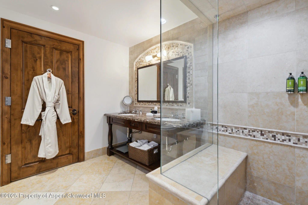 15 of 30 - 415 E Dean St., Unit 15, Week 33, Aspen, CO