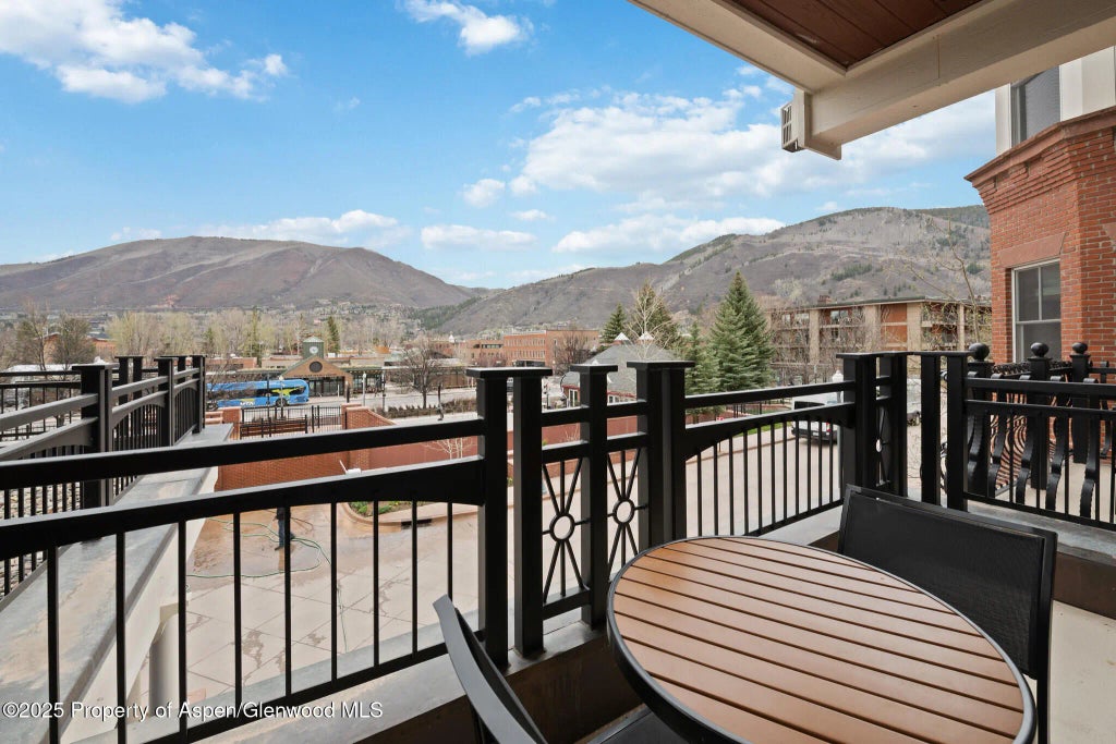 22 of 30 - 415 E Dean St., Unit 15, Week 33, Aspen, CO