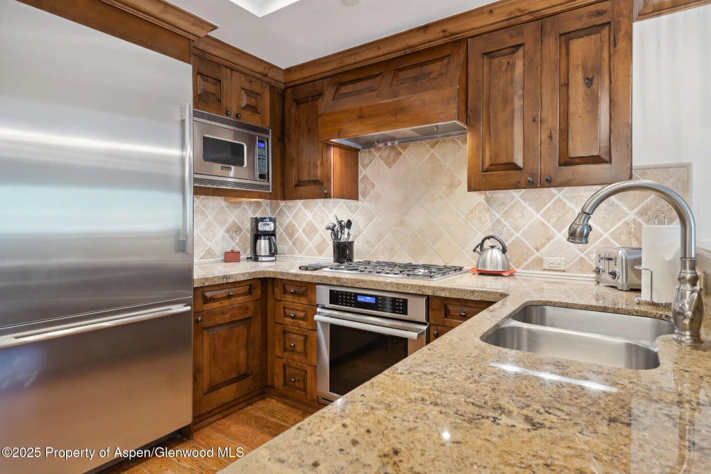 7 of 30 - 415 E Dean St., Unit 15, Week 33, Aspen, CO