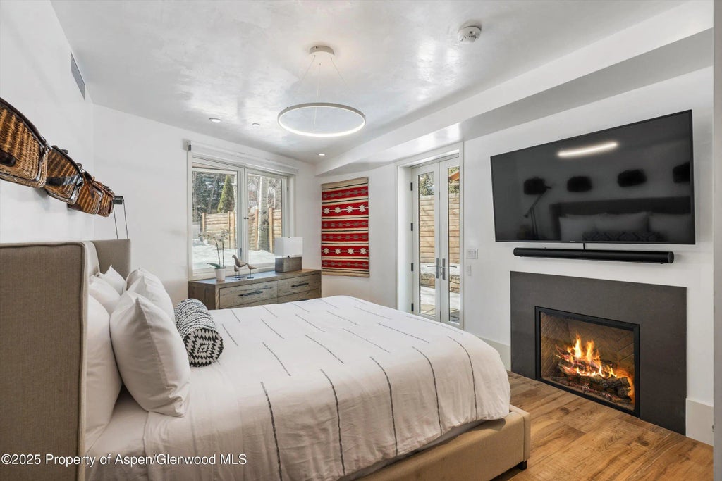 33 of 60 - 63 Smuggler Grove, Aspen, CO