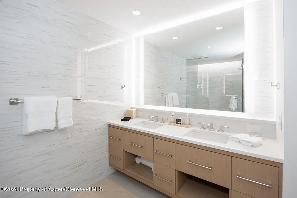 11 of 16 - 130 Wood Road 460-462, Snowmass Village, CO