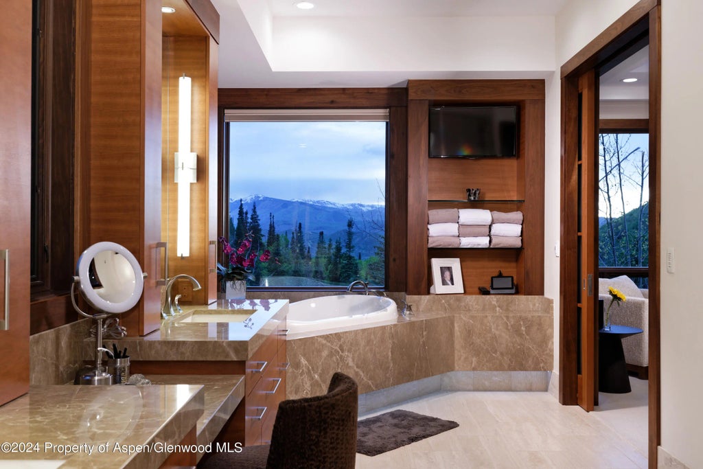 15 of 39 - 750 S Starwood Road, Aspen, CO