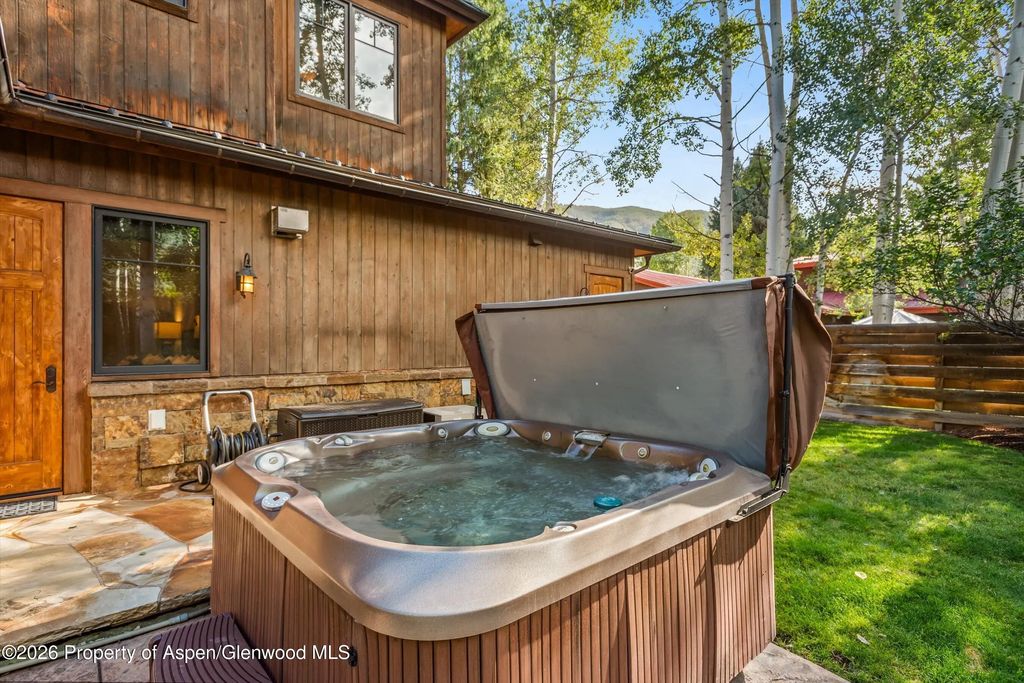 13 of 66 - 1395 Snowbunny Lane, Aspen, CO