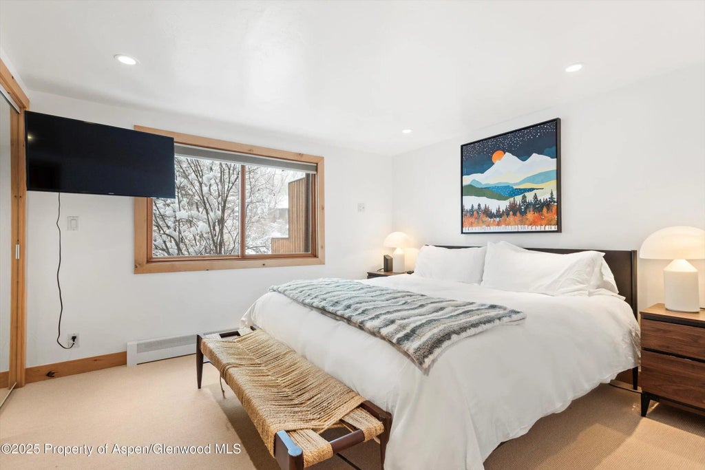 6 of 11 - 1050 Waters Avenue 11, Aspen, CO
