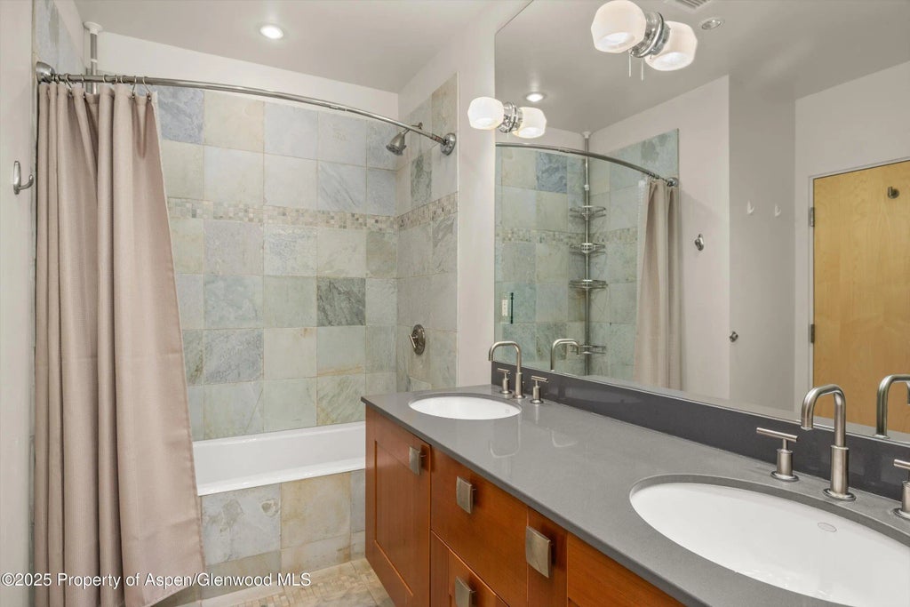 9 of 17 - 231 Robinson Street 302, Basalt, CO