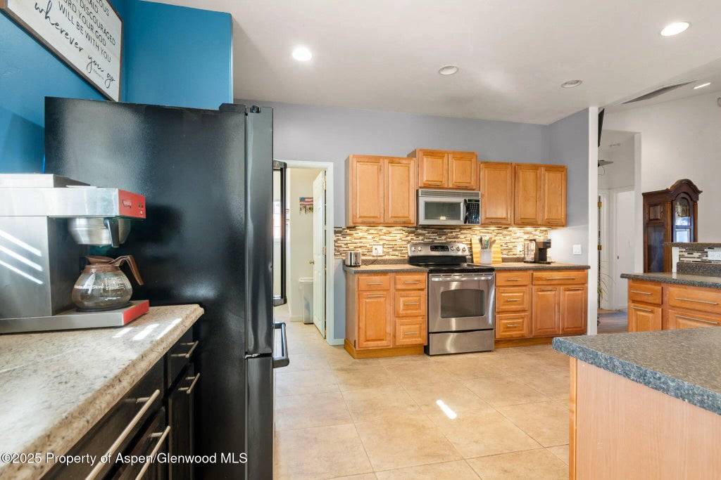 6 of 22 - 42 Eagle Court, Parachute, CO