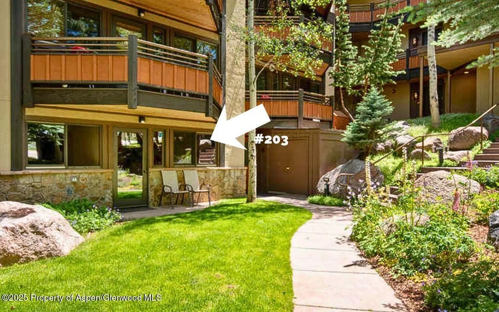 10 of 15 - 640 Carriage Way 203, Snowmass Village, CO