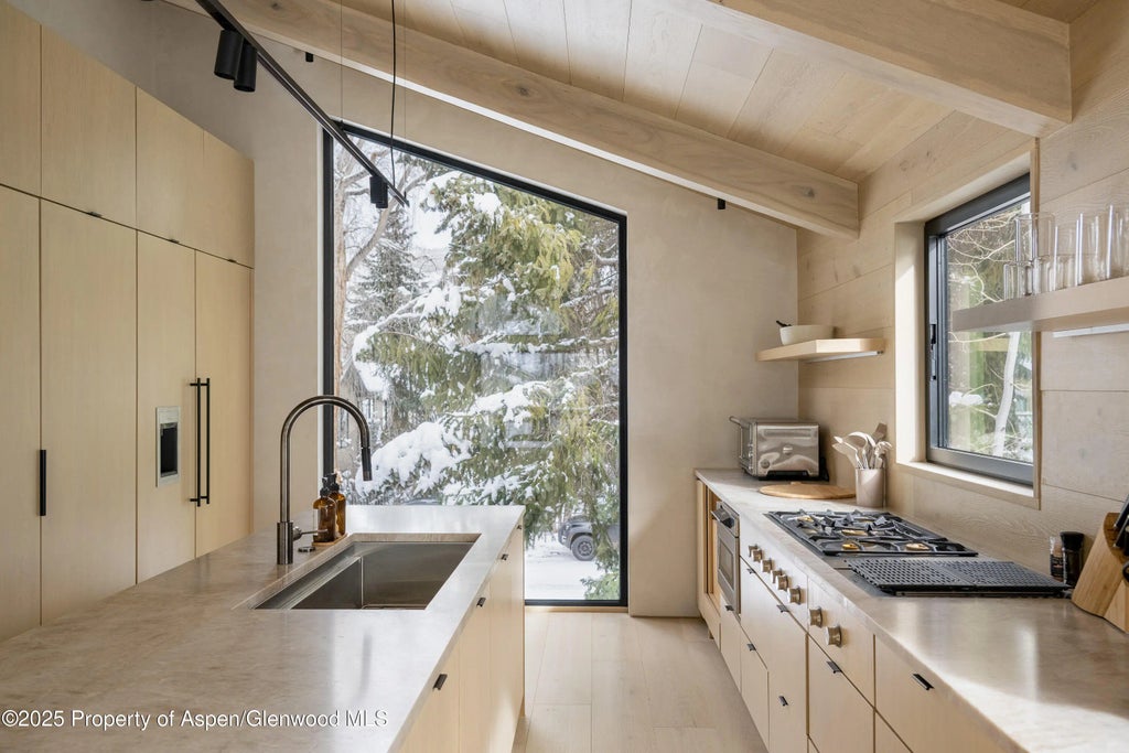 11 of 38 - 609 W Francis Street, Aspen, CO