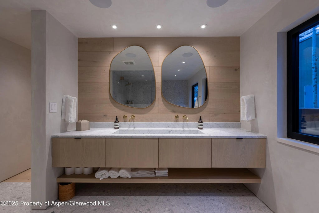 25 of 38 - 609 W Francis Street, Aspen, CO