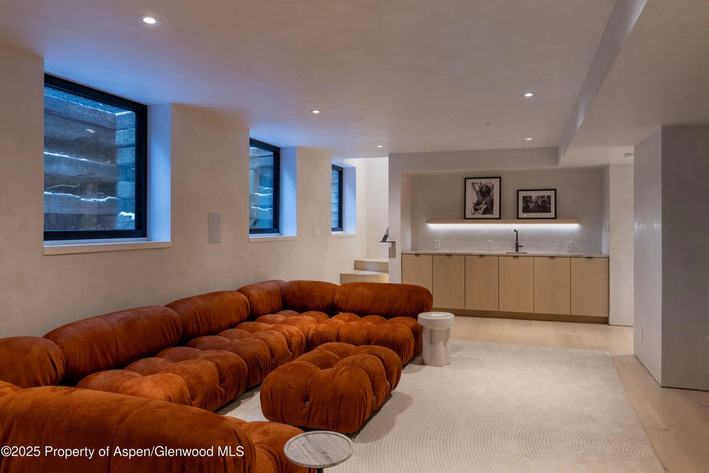 30 of 38 - 609 W Francis Street, Aspen, CO