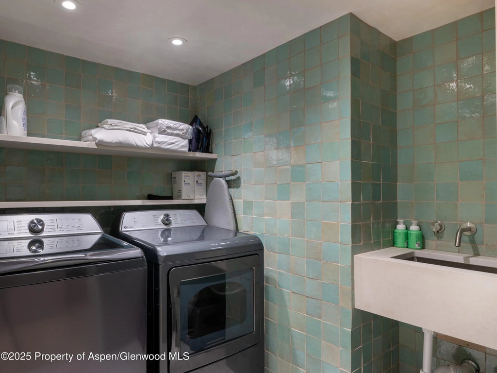 36 of 38 - 609 W Francis Street, Aspen, CO