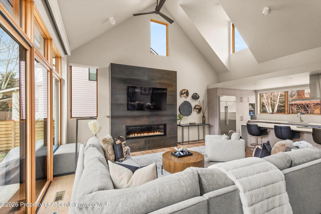 4 of 26 - 129 Valley Court, Basalt, CO