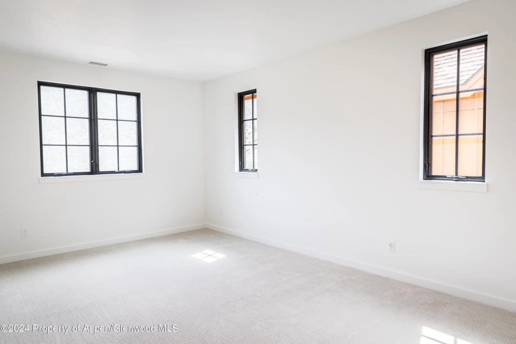 17 of 19 - 601 Little Cloud, New Castle, CO