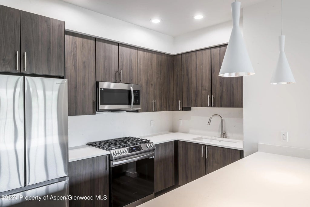 6 of 19 - 601 Little Cloud, New Castle, CO