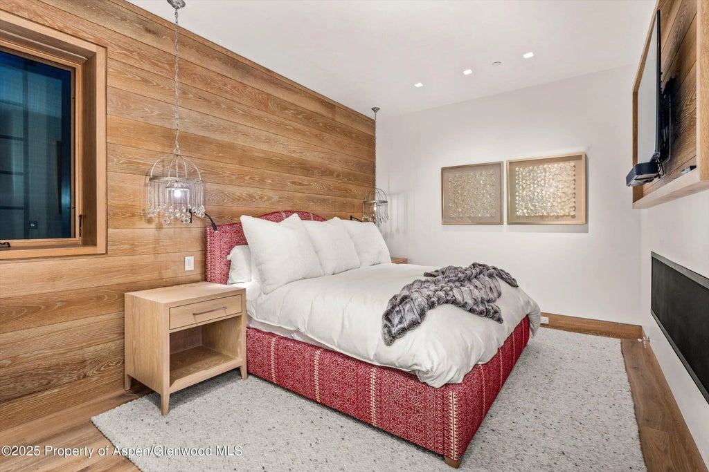 24 of 44 - 549 Walnut Street, Aspen, CO