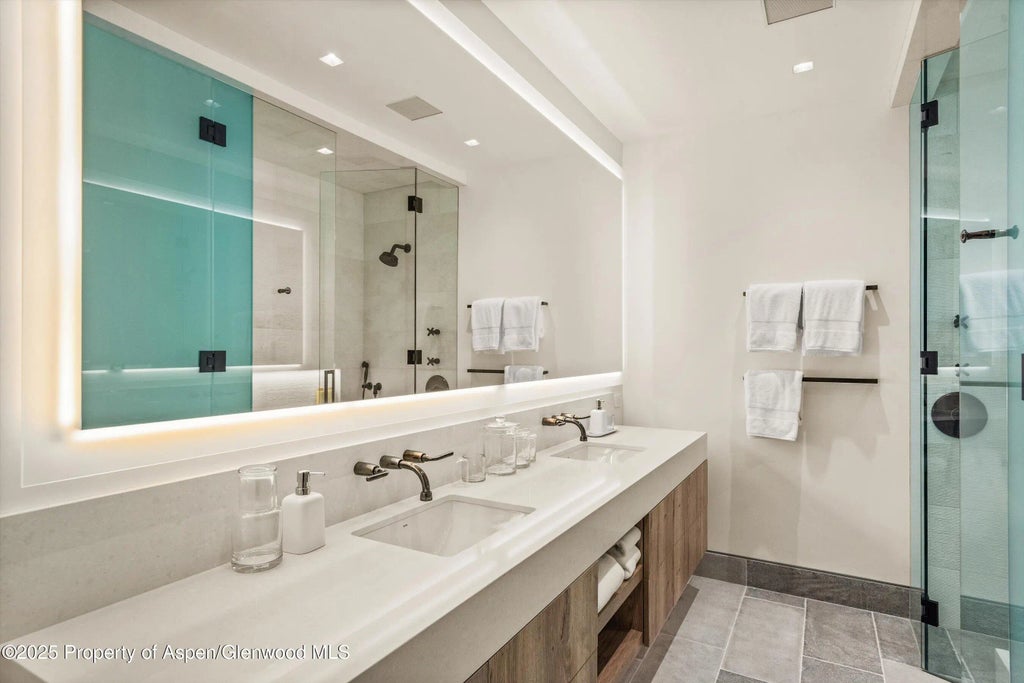 25 of 44 - 549 Walnut Street, Aspen, CO