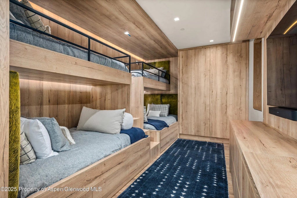 27 of 44 - 549 Walnut Street, Aspen, CO