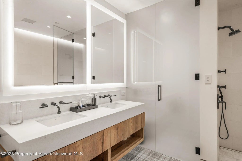 28 of 44 - 549 Walnut Street, Aspen, CO