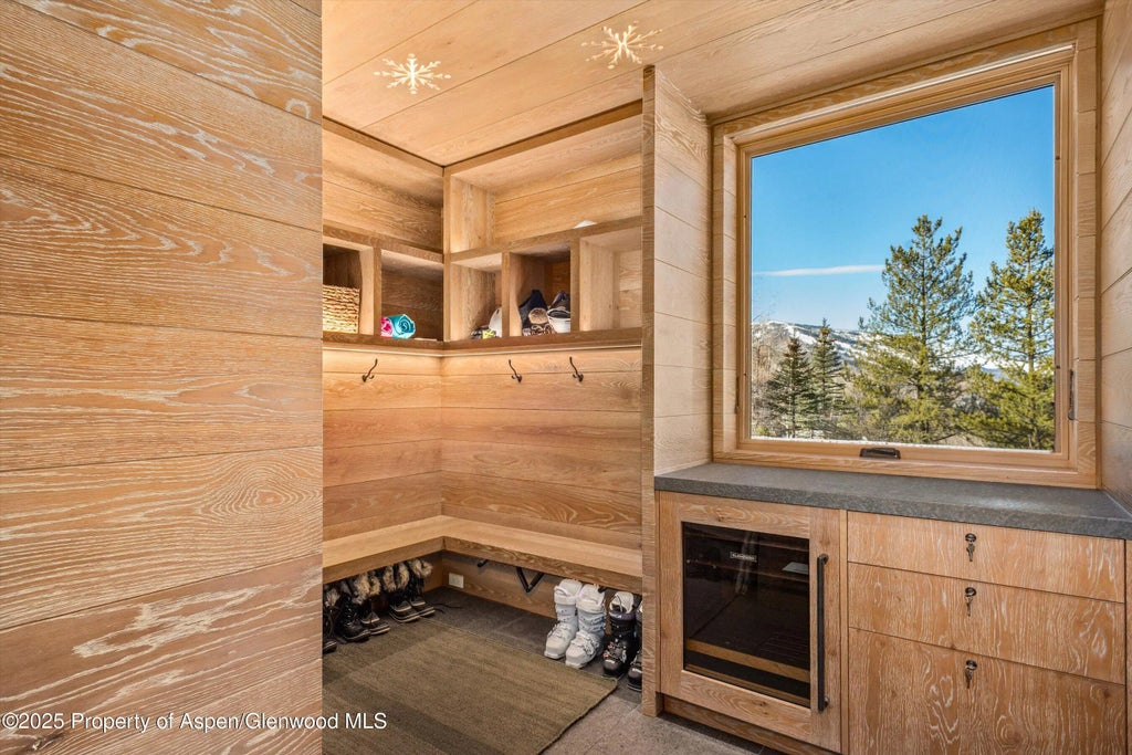 32 of 44 - 549 Walnut Street, Aspen, CO