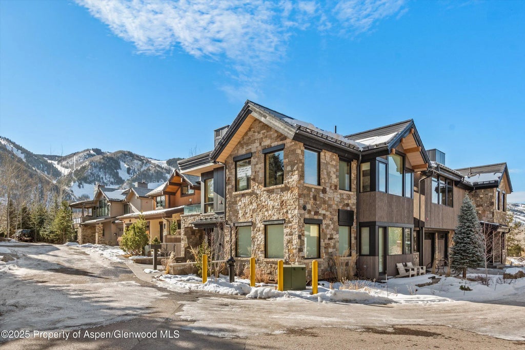 42 of 44 - 549 Walnut Street, Aspen, CO