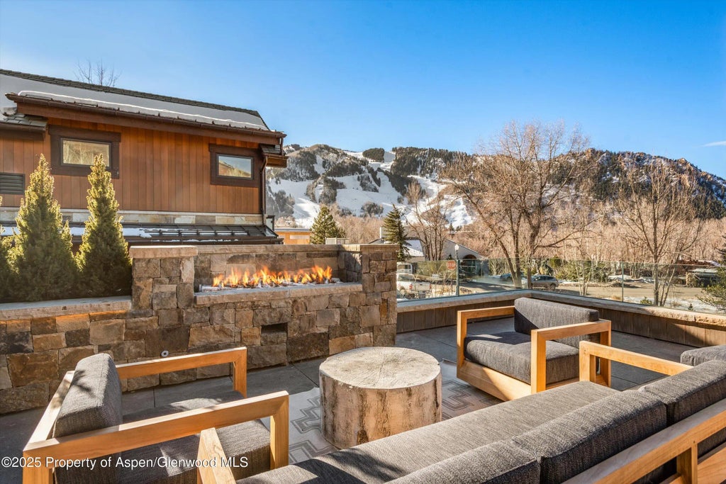 9 of 44 - 549 Walnut Street, Aspen, CO