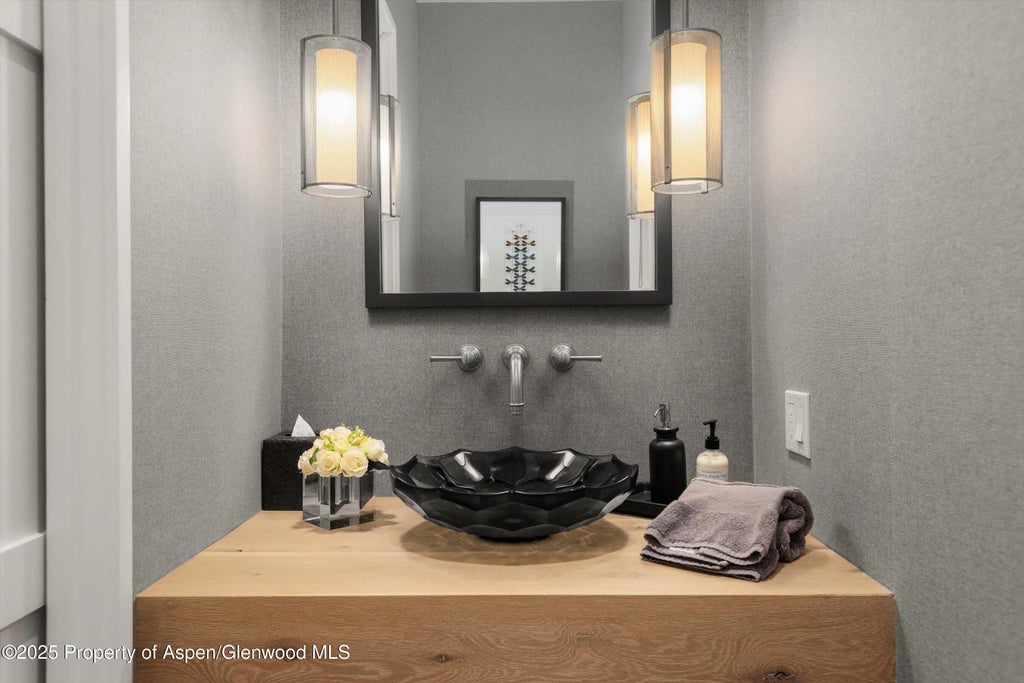 9 of 47 - 101 & 103 S Seventh Street, Aspen, CO