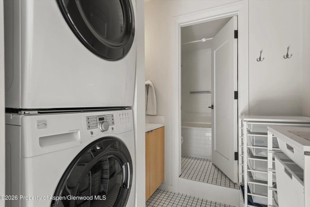 41 of 49 - 609 W Bleeker Street, Aspen, CO