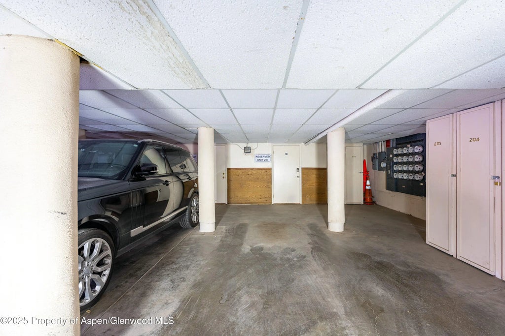 18 of 20 - 700 S Monarch Street 207, Aspen, CO