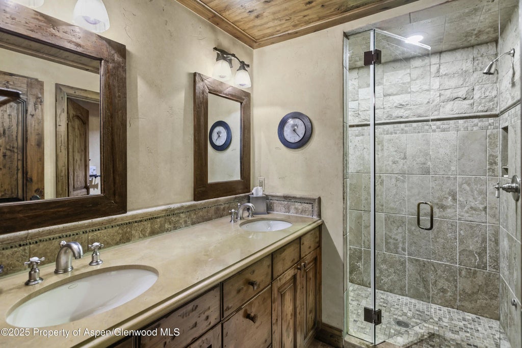 27 of 52 - 425 Wood Road 15 & 16, Snowmass Village, CO