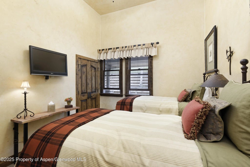 32 of 52 - 425 Wood Road 15 & 16, Snowmass Village, CO