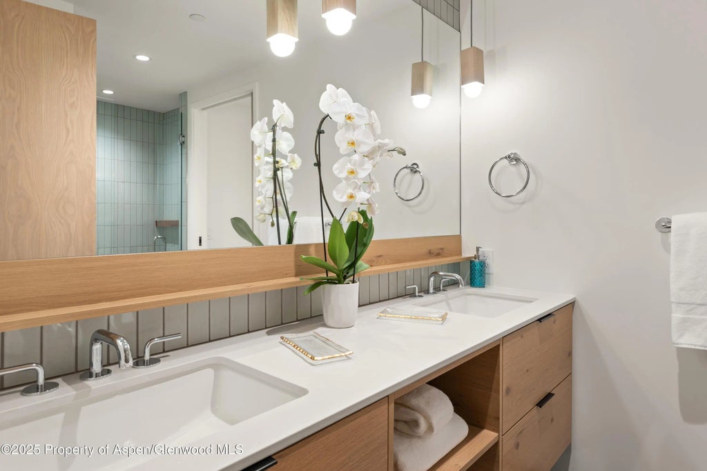 20 of 38 - 119 Wood Road 401, Snowmass Village, CO