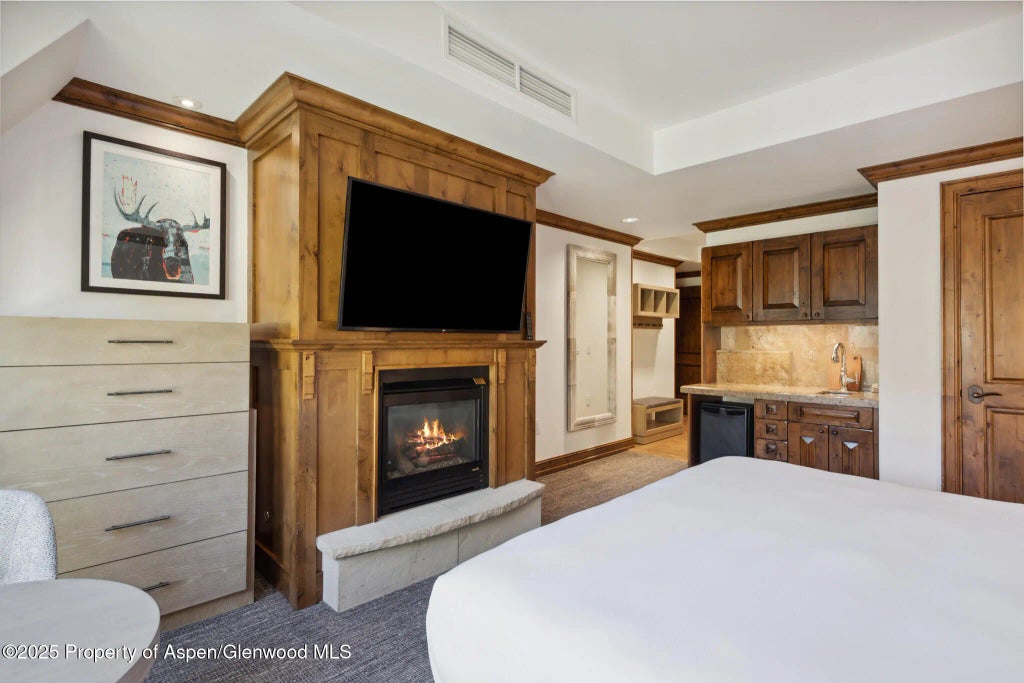 17 of 31 - 415 E Dean St, #35, Week 35, Aspen, CO