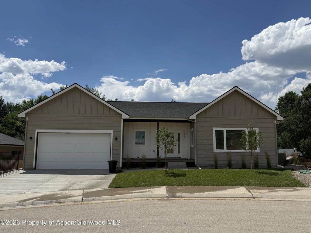 1 of 39 - 353 Roan Court, Silt, CO